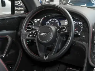 BENTLEY Bentayga V8
