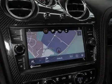 BENTLEY Bentayga V8