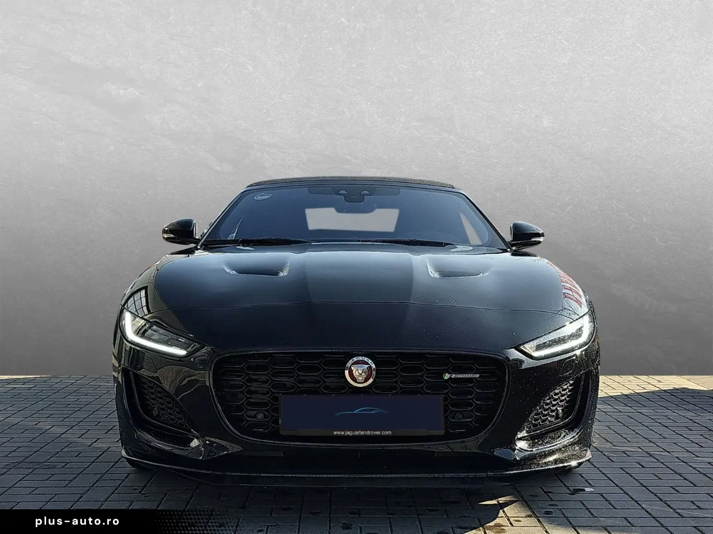 JAGUAR F-Type P300 RWD Automatikgetriebe R-Dynamic Blac