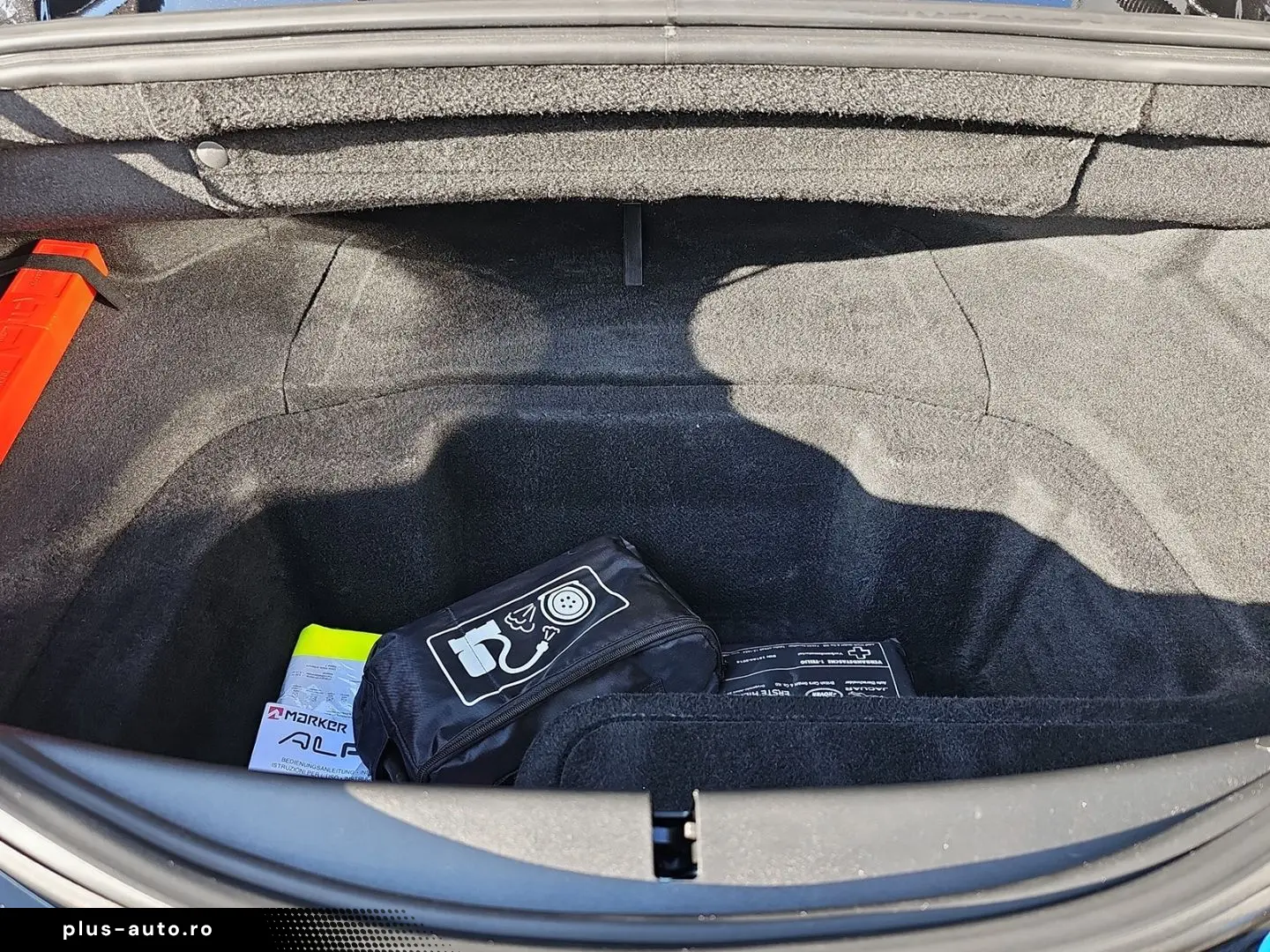 JAGUAR F-Type P300 RWD Automatikgetriebe R-Dynamic Blac