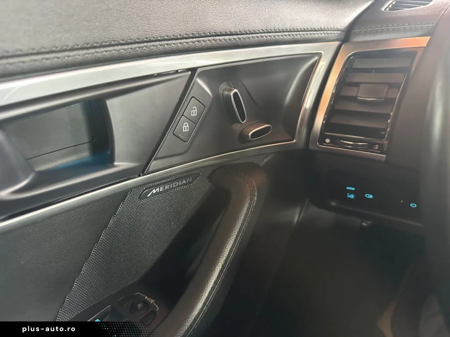 JAGUAR F-Type Coupe R-Dynamic Panoramadach Black Pack