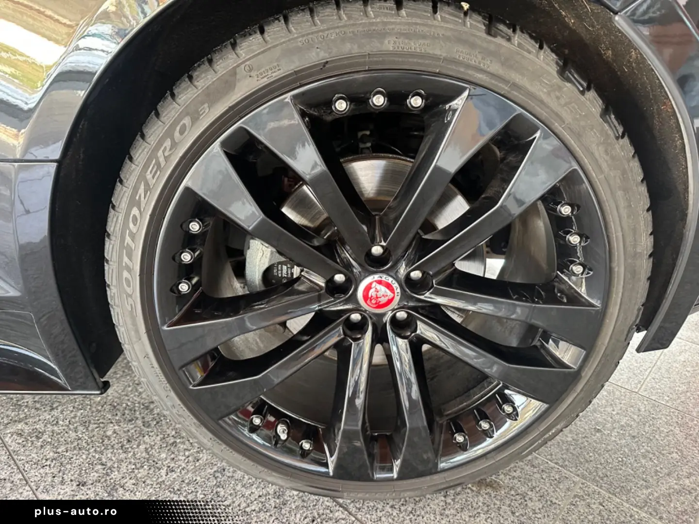 JAGUAR F-Type Coupe R-Dynamic Panoramadach Black Pack