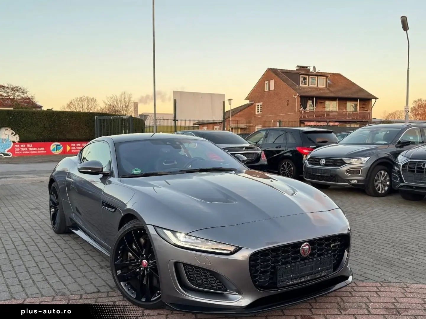 JAGUAR F-Type Coupe R-Dynamic Black   PANO   1.HAND