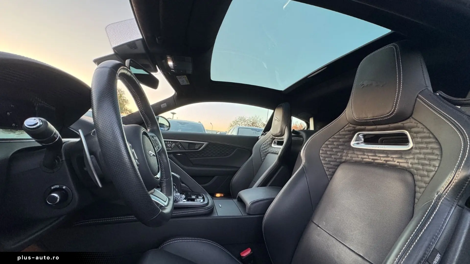 JAGUAR F-Type Coupe R-Dynamic Black   PANO   1.HAND