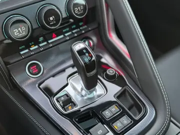 JAGUAR F-Type Coupe R-Dynamic Black   PANO   1.HAND