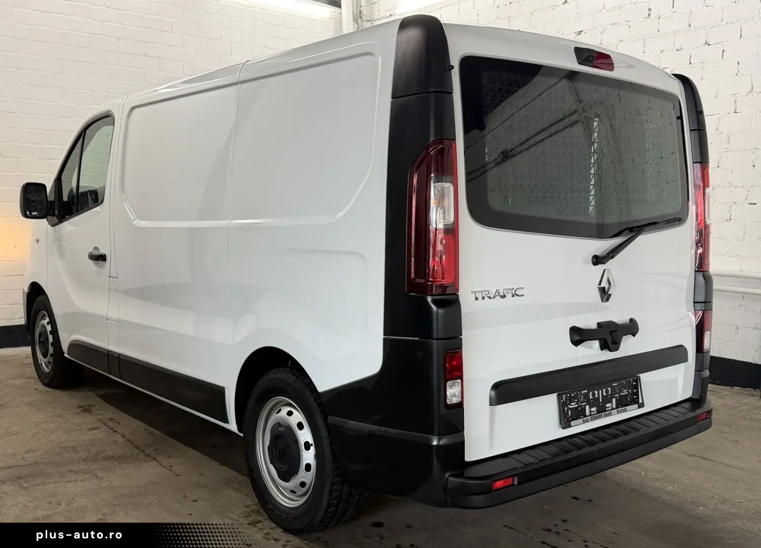 RENAULT Trafic L1H1 3 0t Komfort 1HAND KLIMA RFK DAB