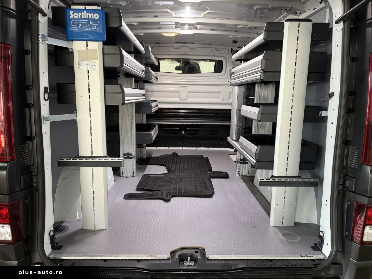 RENAULT Trafic L1H1 3 0t Komfort 1HAND KLIMA RFK DAB