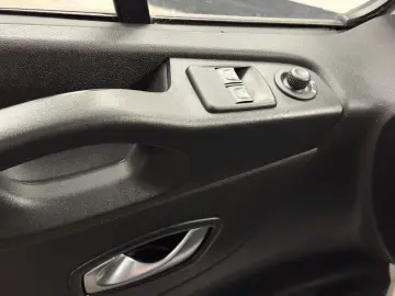 RENAULT Trafic L1H1 3 0t Komfort 1HAND KLIMA RFK DAB