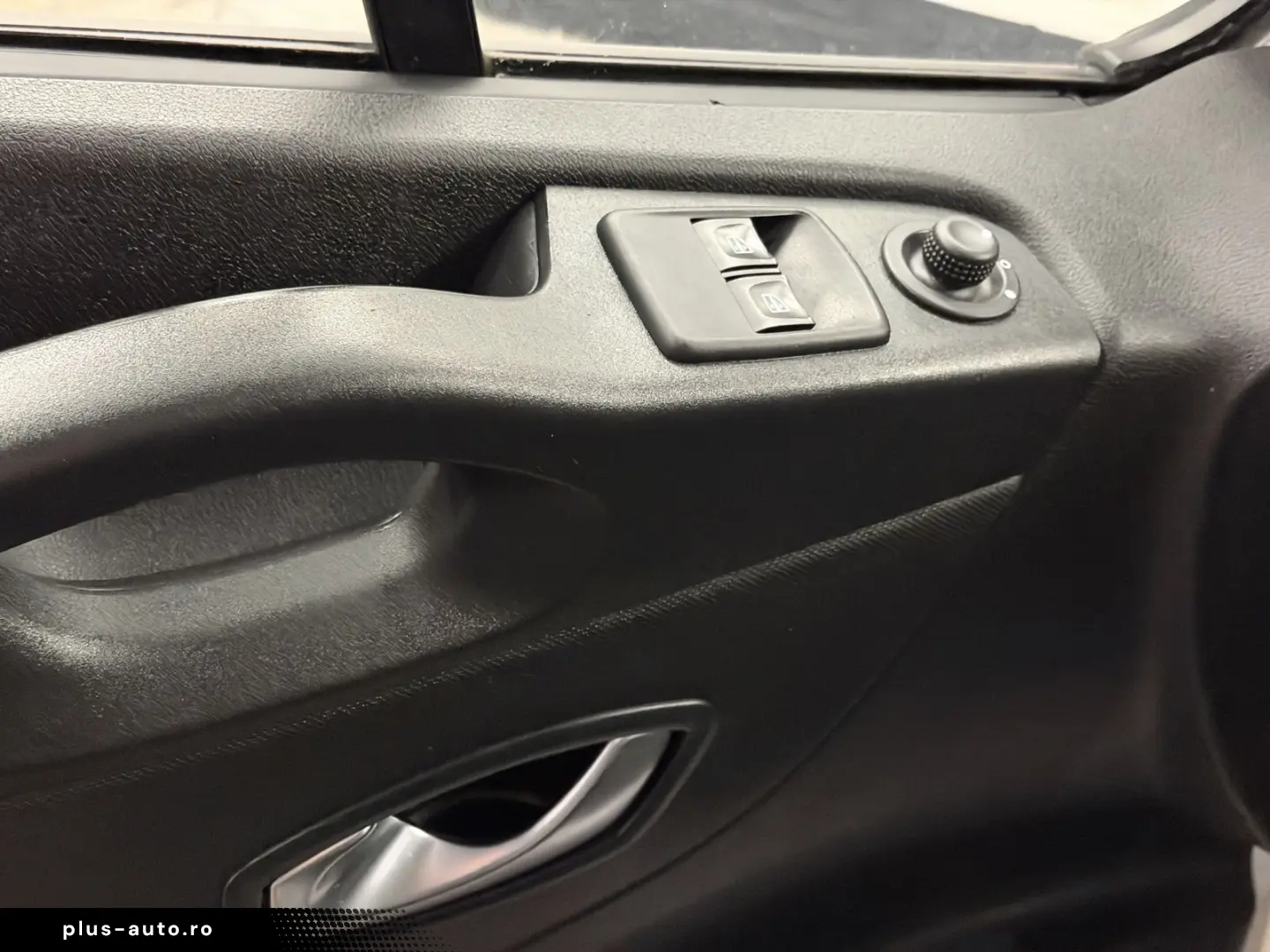 RENAULT Trafic L1H1 3 0t Komfort 1HAND KLIMA RFK DAB