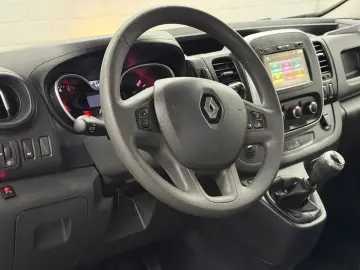 RENAULT Trafic L1H1 3 0t Komfort 1HAND KLIMA RFK DAB