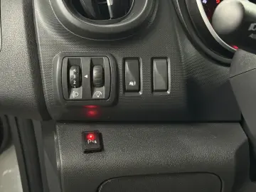 RENAULT Trafic L1H1 3 0t Komfort 1HAND KLIMA RFK DAB