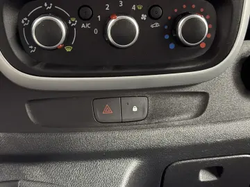 RENAULT Trafic L1H1 3 0t Komfort 1HAND KLIMA RFK DAB