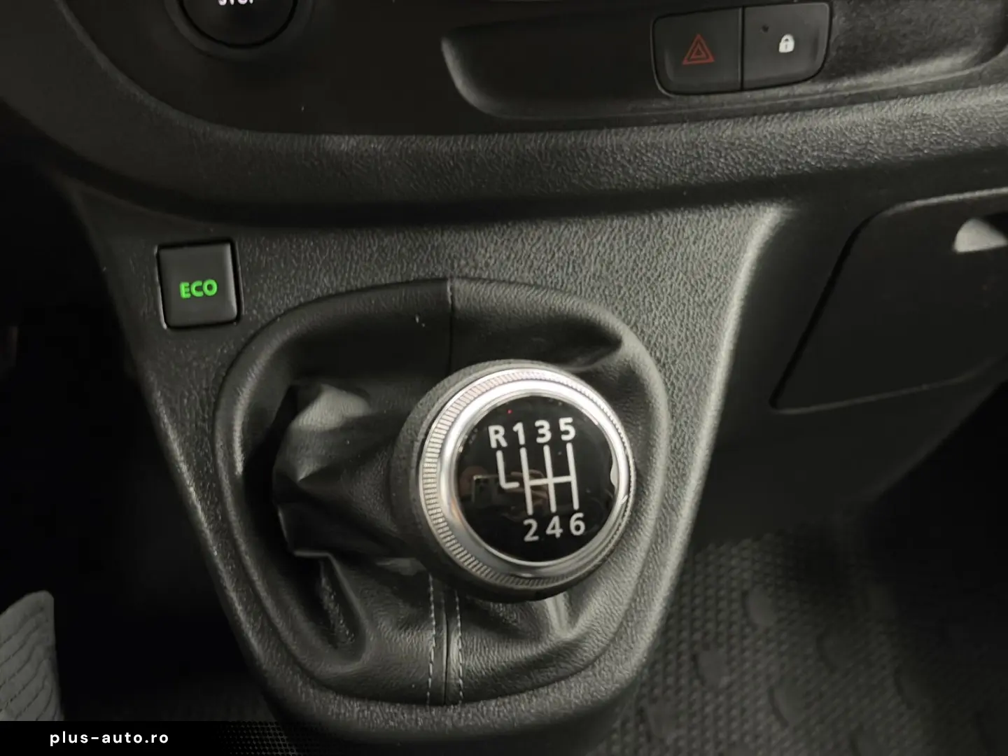 RENAULT Trafic L1H1 3 0t Komfort 1HAND KLIMA RFK DAB