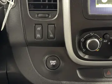 RENAULT Trafic L1H1 3 0t Komfort 1HAND KLIMA RFK DAB