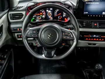 Suzuki Swift 1.2 Dualjet 12V 5MT MHEV Passion