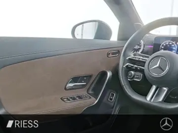 MERCEDES-BENZ CLA 180 d AMG Sport Night Nav LED LEDER