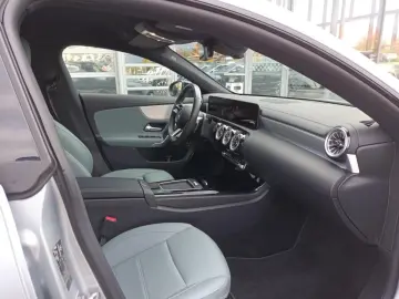 MERCEDES-BENZ CLA 200 d Coupé AMG NIGHT MULTIBEAM