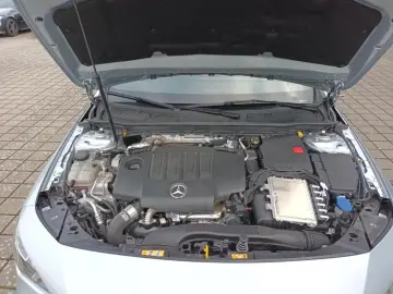 MERCEDES-BENZ CLA 200 d Coupé AMG NIGHT MULTIBEAM