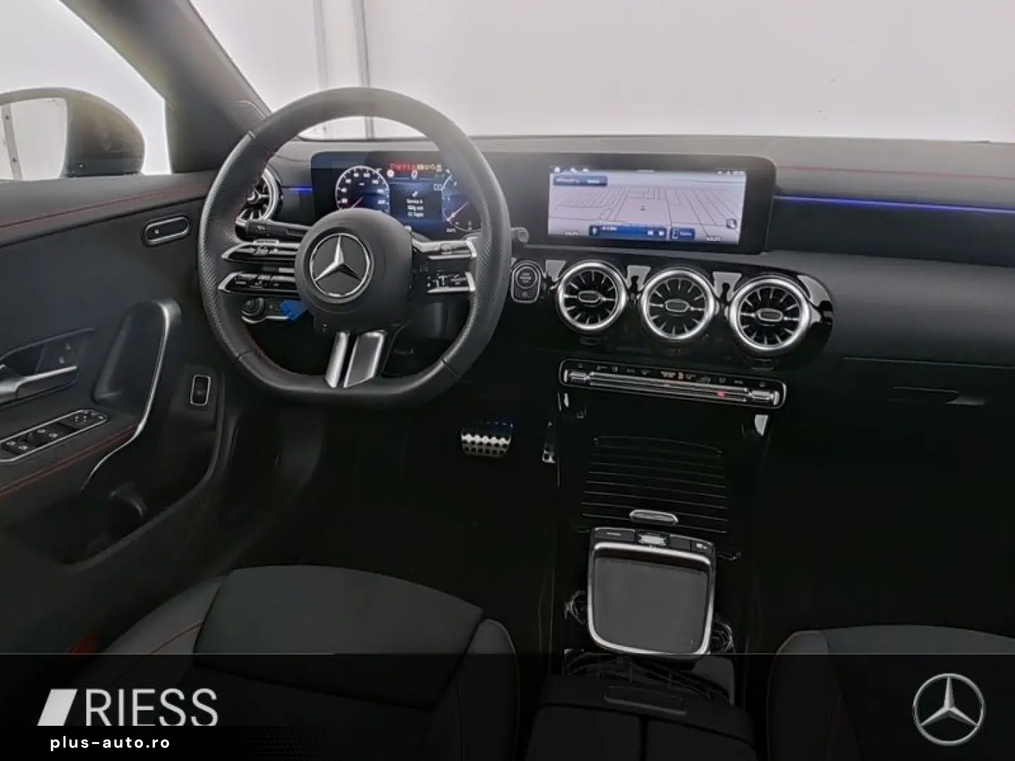 MERCEDES-BENZ CLA 200 d AMG Sport Night LED Pano W-Paket Key