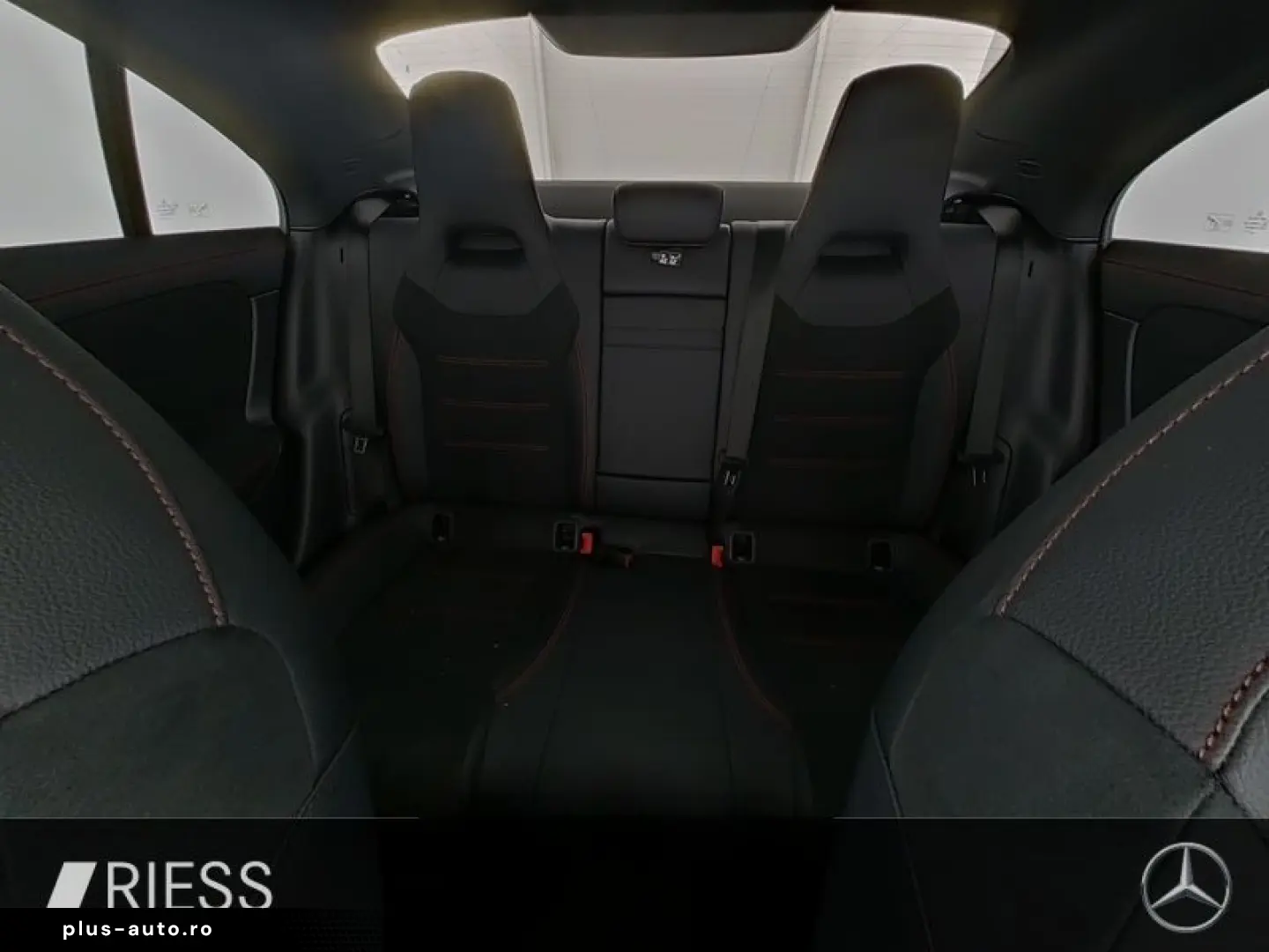 MERCEDES-BENZ CLA 200 d AMG Sport Night LED Pano W-Paket Key