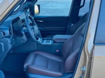 Toyota Land Cruiser 2 8 D-4D 151kW AWD First Edition