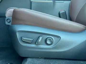 Toyota Land Cruiser 2 8 D-4D 151kW AWD First Edition