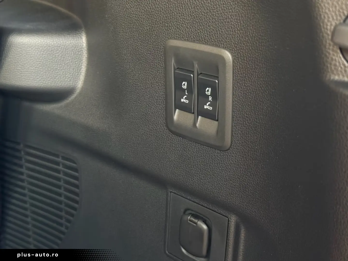 Toyota Land Cruiser 2 8 D-4D 151kW AWD First Edition