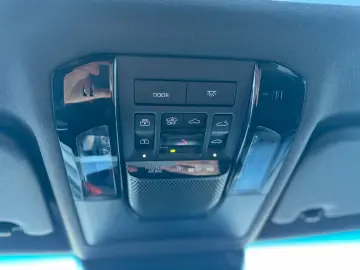 Toyota Land Cruiser 2 8 D-4D 151kW AWD First Edition