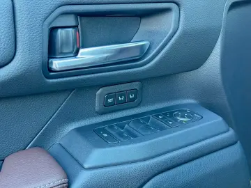 Toyota Land Cruiser 2 8 D-4D 151kW AWD First Edition