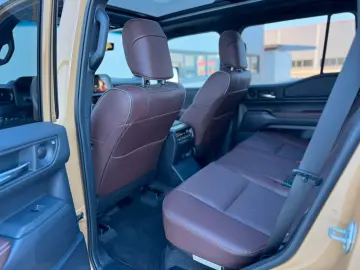 Toyota Land Cruiser 2 8 D-4D 151kW AWD First Edition