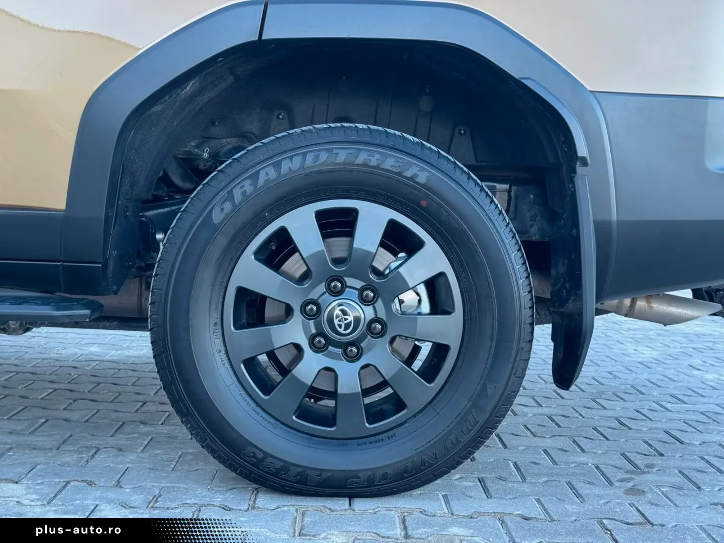 Toyota Land Cruiser 2 8 D-4D 151kW AWD First Edition