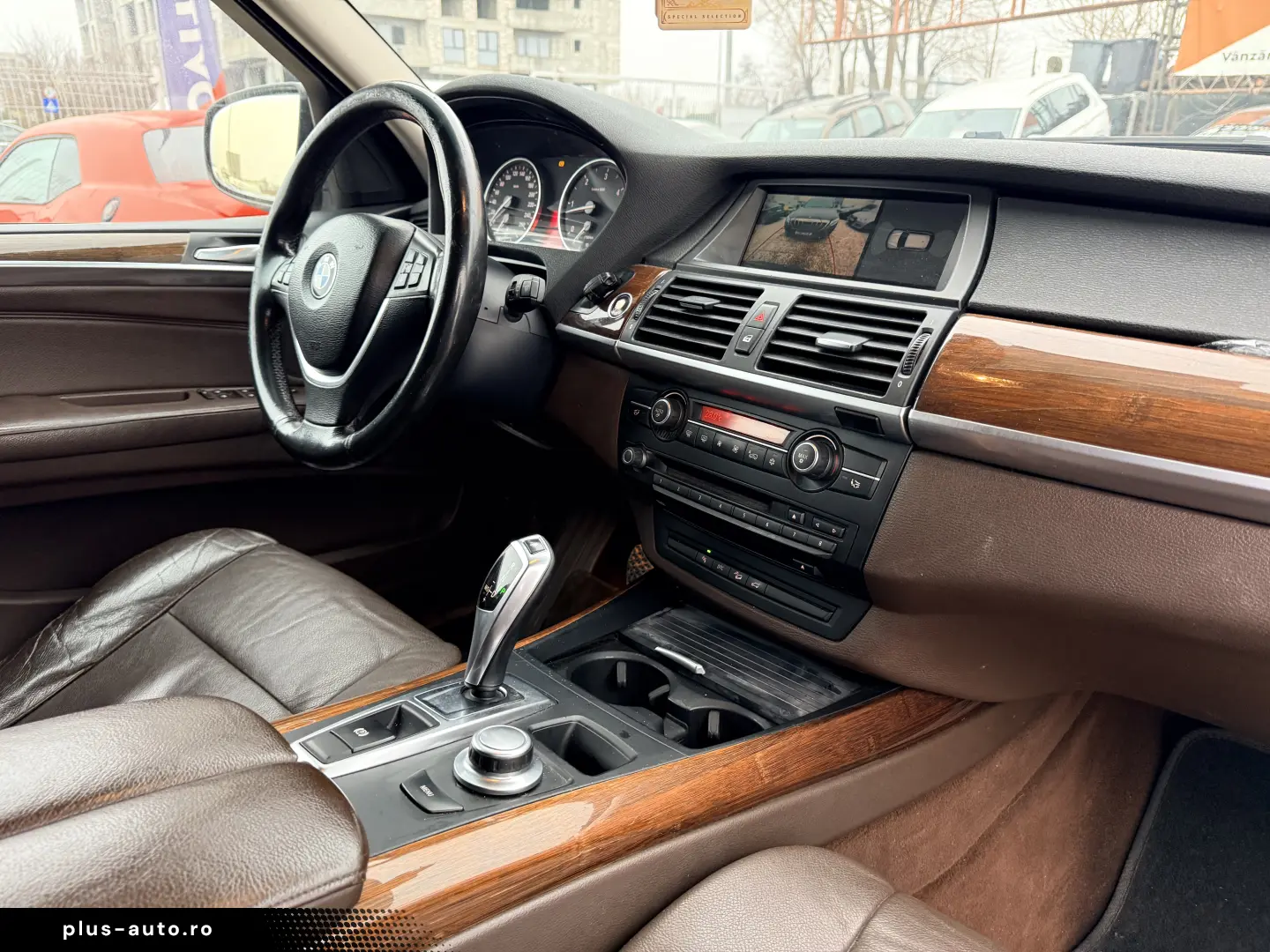 4000e avans și 4000e în 3 luni