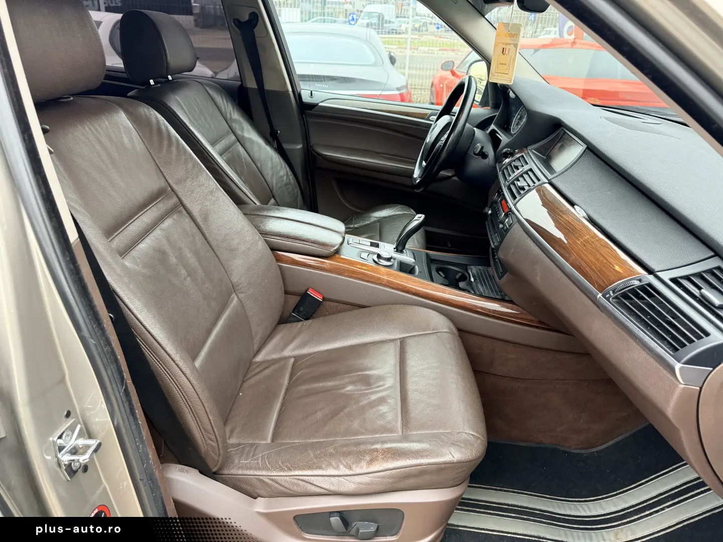 4000e avans și 4000e în 3 luni