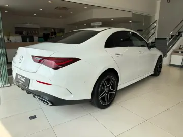 MERCEDES-BENZ CLA 200 d AMG NIGHT DISTRONIC TOP