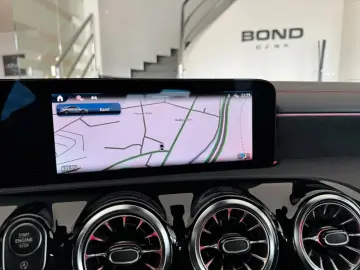 MERCEDES-BENZ CLA 200 d AMG NIGHT DISTRONIC TOP