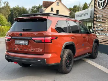 Toyota Sequoia TRD Pro 4WD i-FORCE MAX