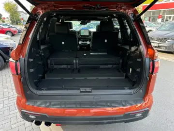 Toyota Sequoia TRD Pro 4WD i-FORCE MAX