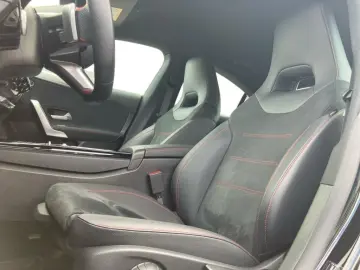 MERCEDES-BENZ CLA 220 d Coupé AMG KEYLESS KAM LED NAVI AMBI