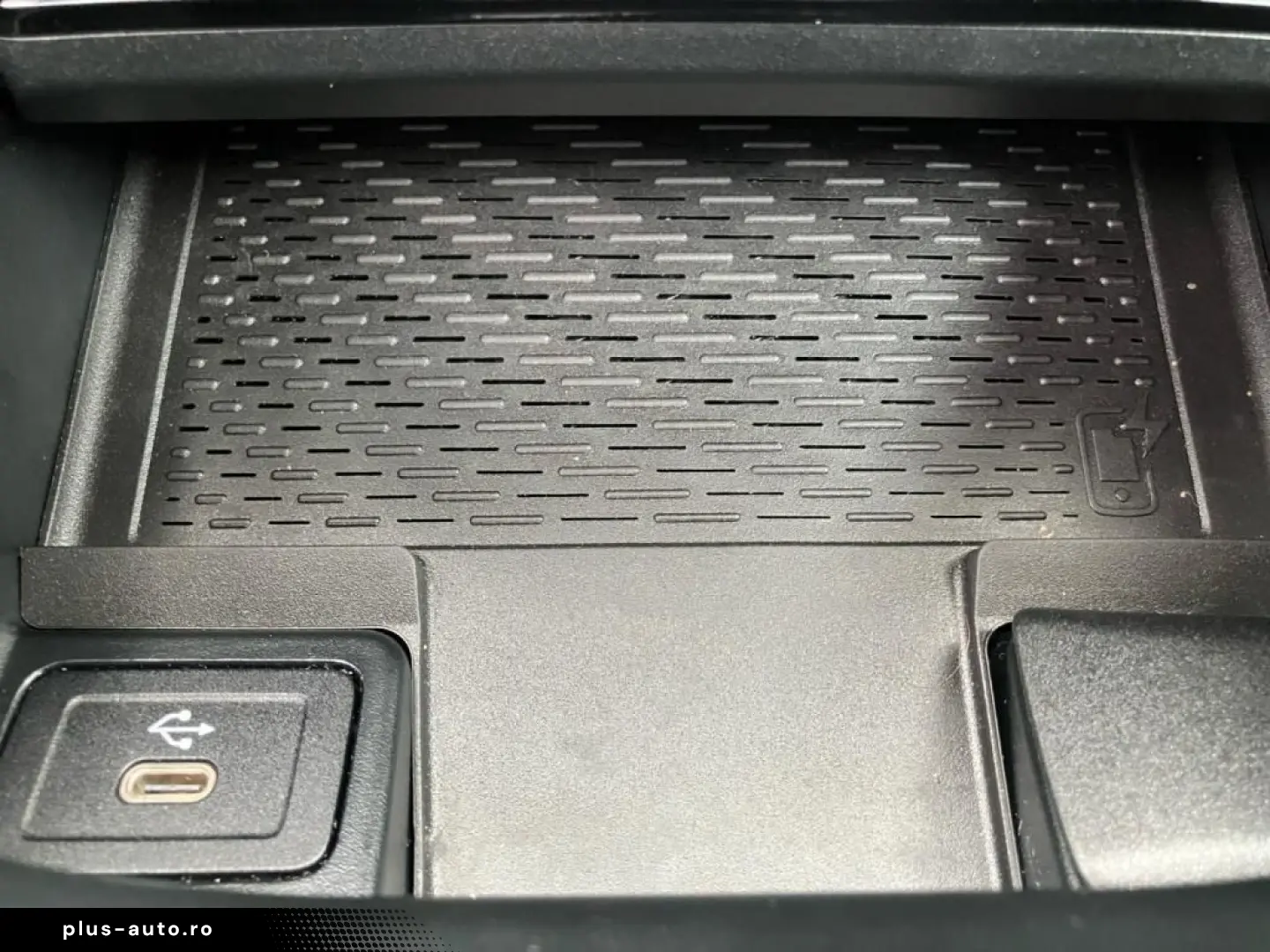 MERCEDES-BENZ CLA 220 d Coupé AMG KEYLESS KAM LED NAVI AMBI