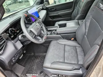 Toyota Sequoia Hybrid TRD Pro 4WD Twin Turbo V6