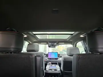 Toyota Sequoia Hybrid TRD Pro 4WD Twin Turbo V6