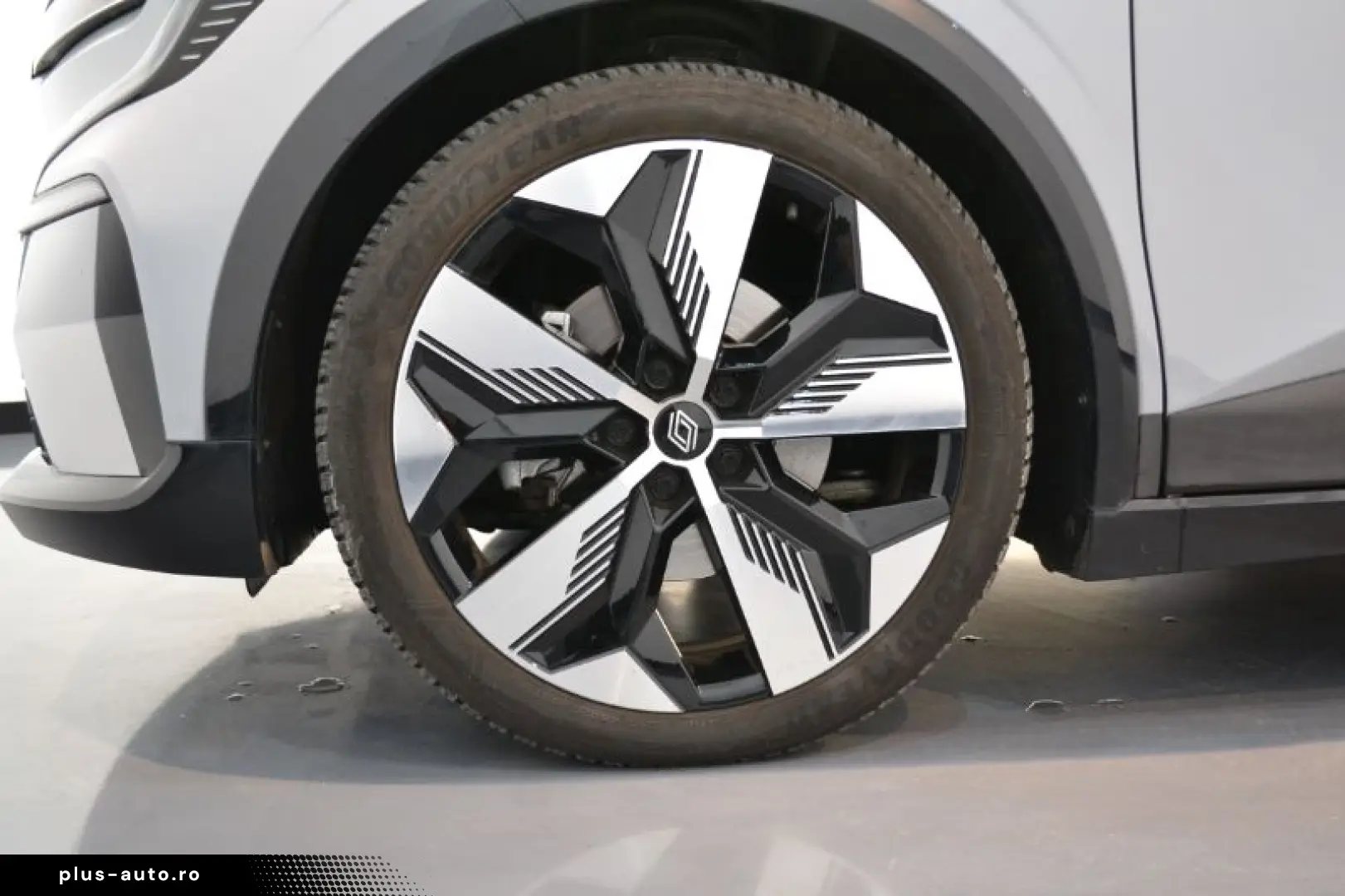 RENAULT MEGANE E-TECH EV60 220cp techno super charge