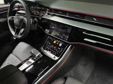 Audi A8 -S line Daytona