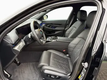 BMW 530e Lim M SPORT KomSi AdLED AHK Kam DA Alu20