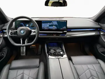 BMW 530e Lim M SPORT KomSi AdLED AHK Kam DA Alu20