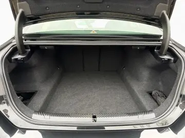 BMW 530e Lim M SPORT KomSi AdLED AHK Kam DA Alu20