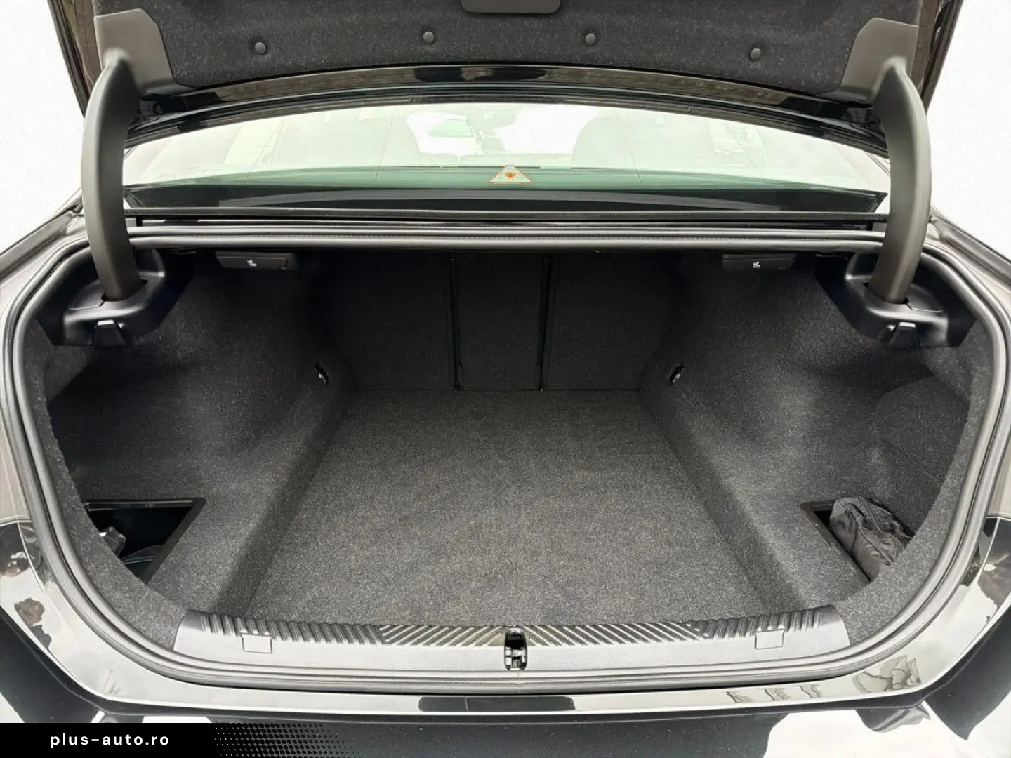 BMW 530e Lim M SPORT KomSi AdLED AHK Kam DA Alu20