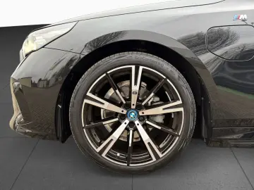 BMW 530e Lim M SPORT KomSi AdLED AHK Kam DA Alu20