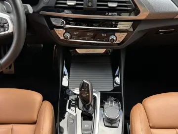 BMW X3 xDrive30d M-Sport NAV LED PANORAMA HUD KAMERA