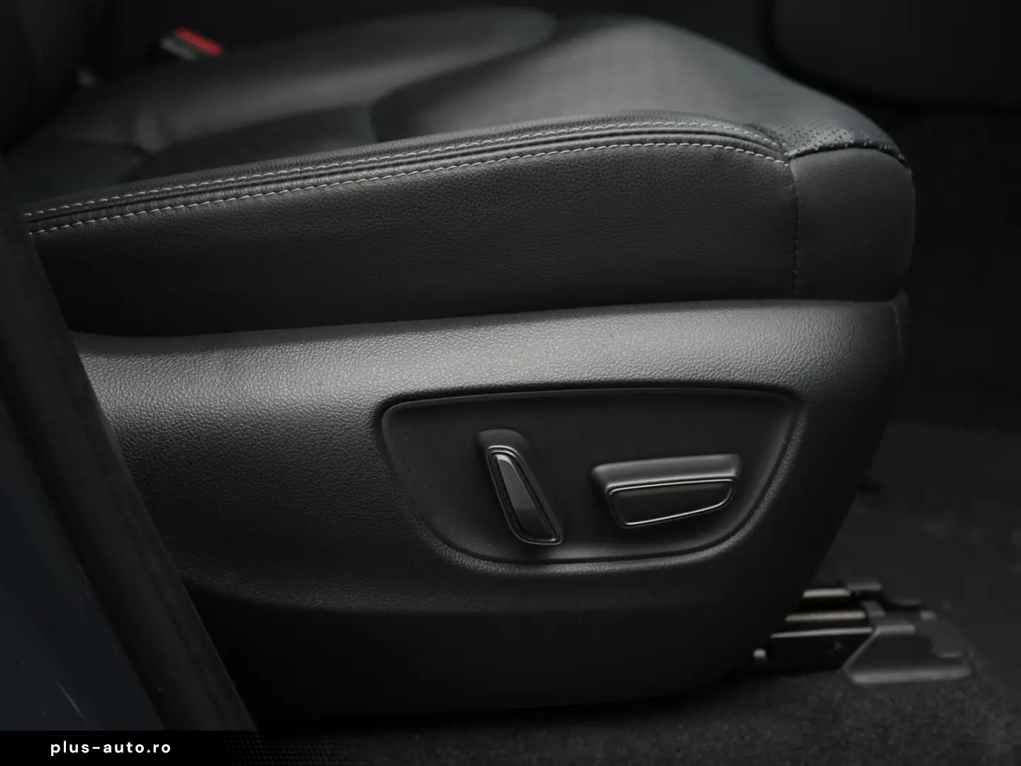 TOYOTA Land Cruiser D-4D AWD Executive HUD JBL 360  AHK